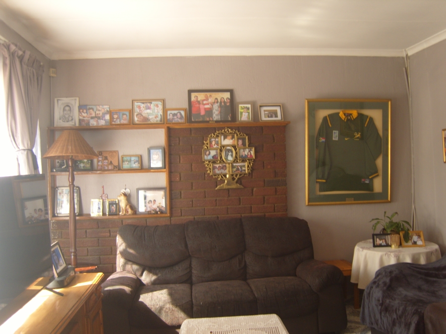 3 Bedroom Property for Sale in Brackendowns Gauteng