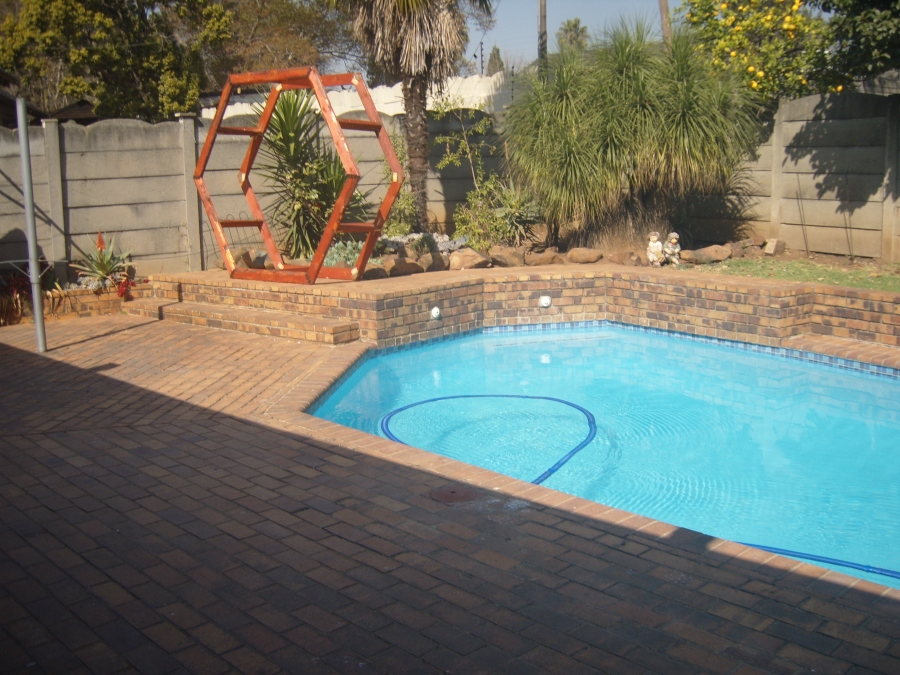 3 Bedroom Property for Sale in Brackendowns Gauteng