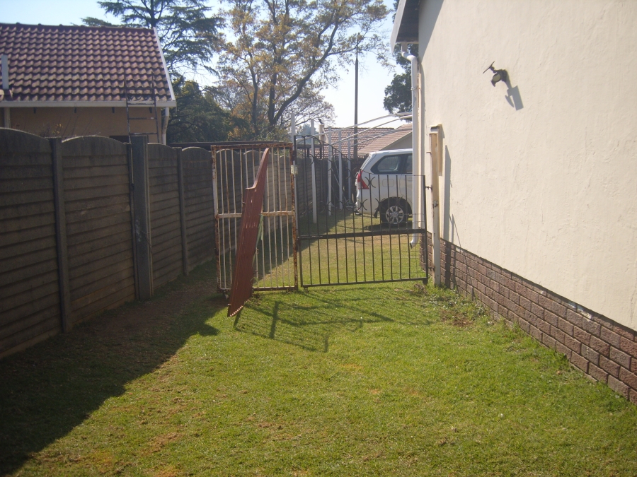 3 Bedroom Property for Sale in Brackendowns Gauteng