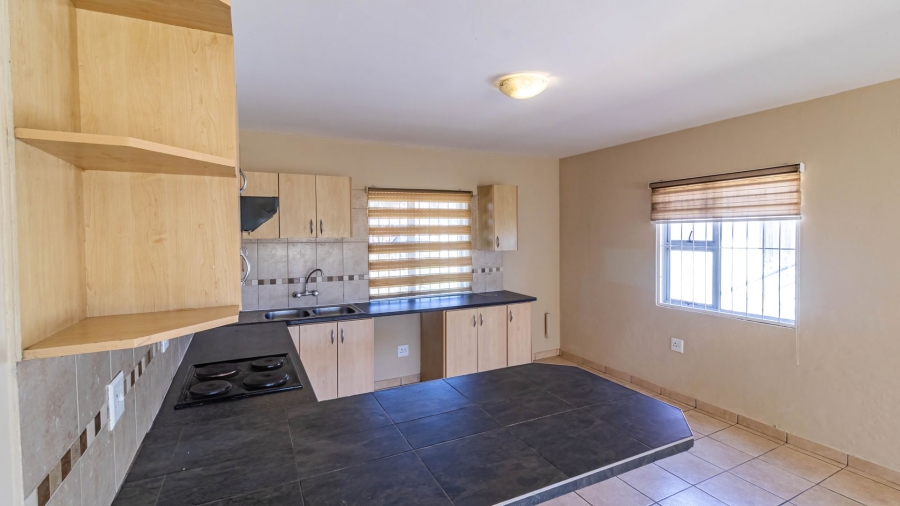 To Let 2 Bedroom Property for Rent in Ridgeway Gauteng