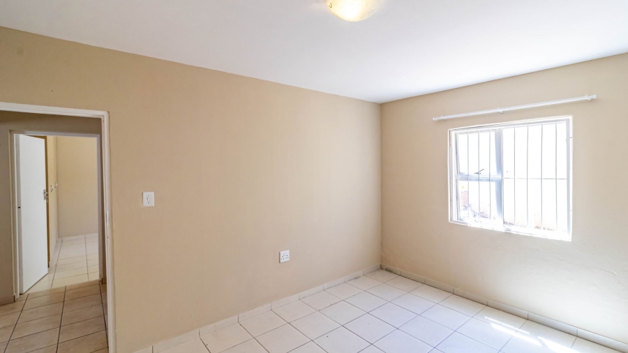 To Let 2 Bedroom Property for Rent in Ridgeway Gauteng