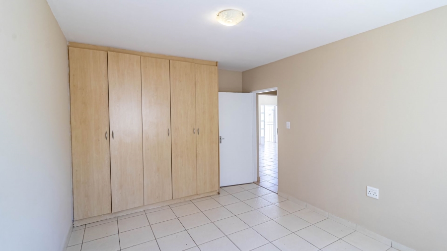 To Let 2 Bedroom Property for Rent in Ridgeway Gauteng