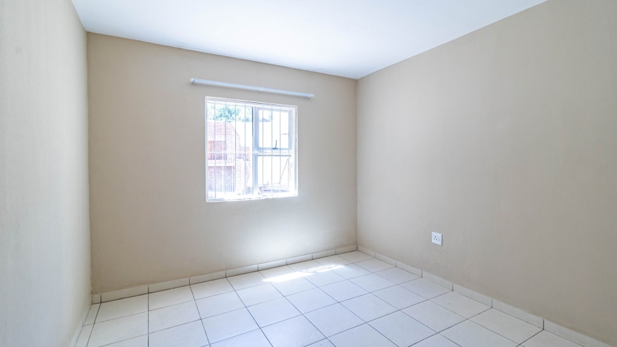 To Let 2 Bedroom Property for Rent in Ridgeway Gauteng