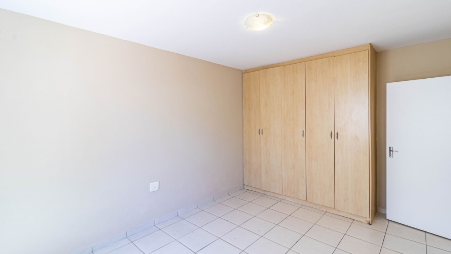 To Let 2 Bedroom Property for Rent in Ridgeway Gauteng
