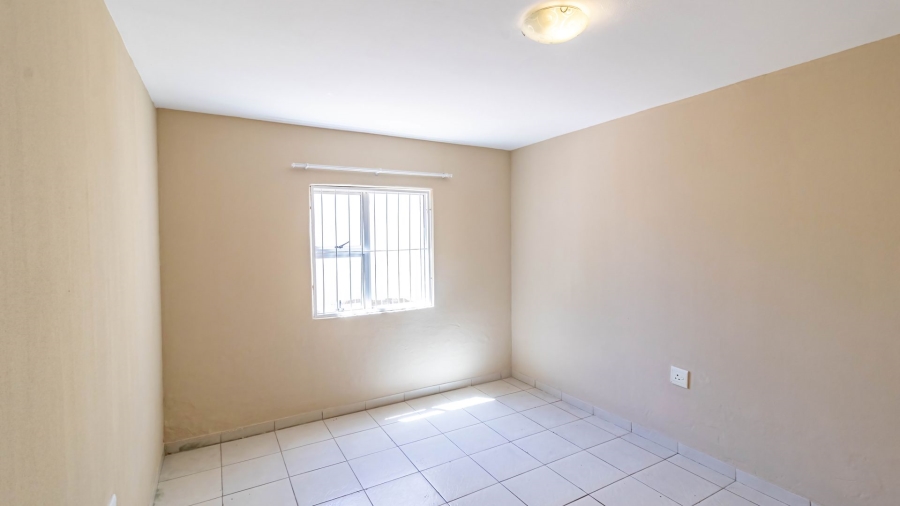 To Let 2 Bedroom Property for Rent in Ridgeway Gauteng