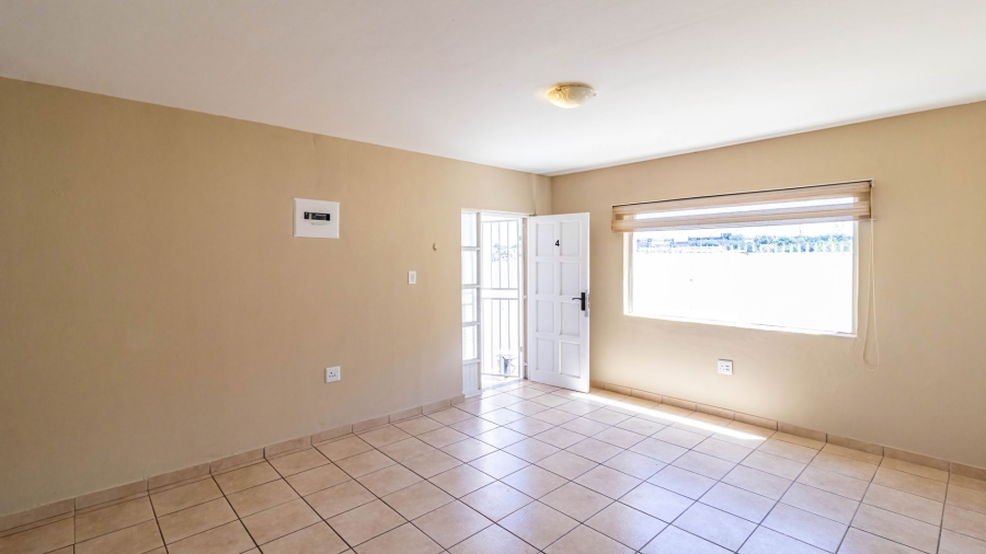 To Let 2 Bedroom Property for Rent in Ridgeway Gauteng