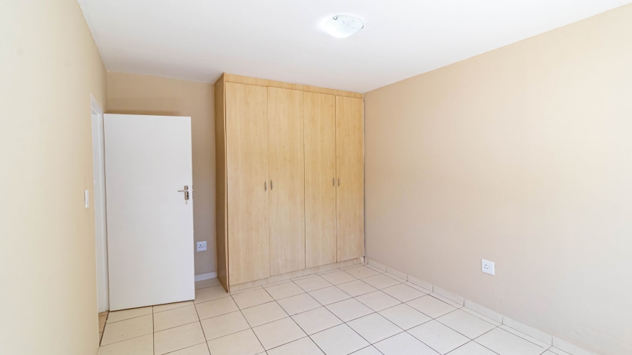 To Let 2 Bedroom Property for Rent in Ridgeway Gauteng