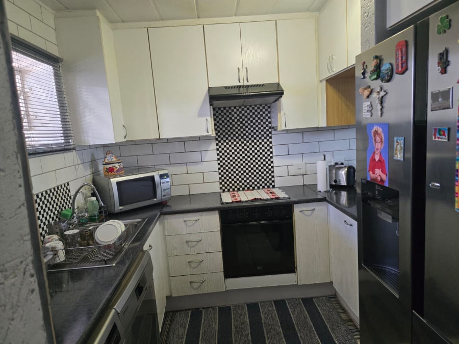 3 Bedroom Property for Sale in Oakdene Gauteng