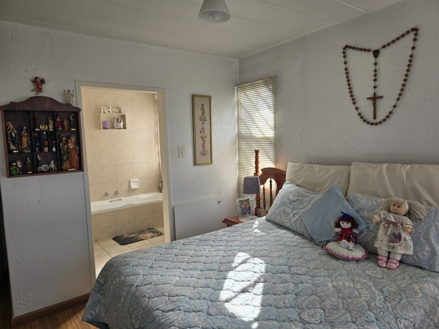 3 Bedroom Property for Sale in Oakdene Gauteng