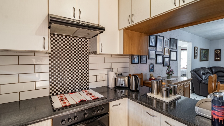 3 Bedroom Property for Sale in Oakdene Gauteng
