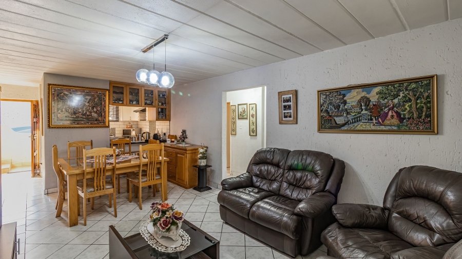 3 Bedroom Property for Sale in Oakdene Gauteng