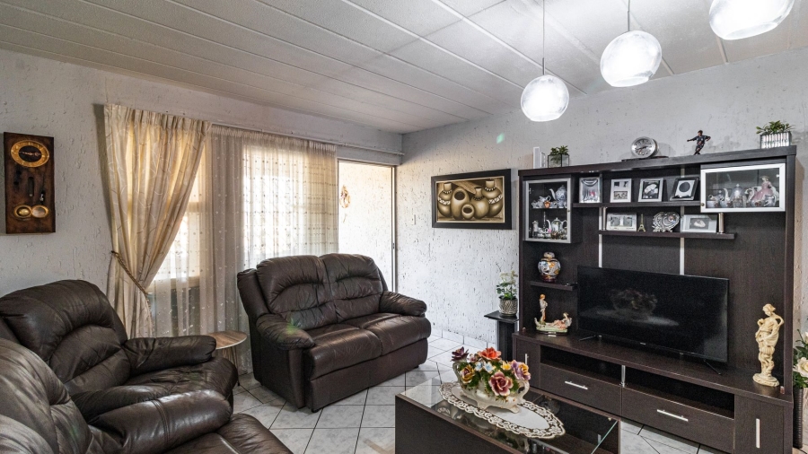 3 Bedroom Property for Sale in Oakdene Gauteng