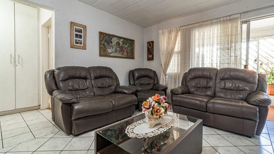 3 Bedroom Property for Sale in Oakdene Gauteng