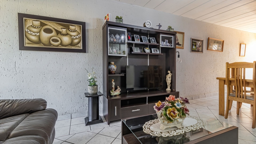 3 Bedroom Property for Sale in Oakdene Gauteng