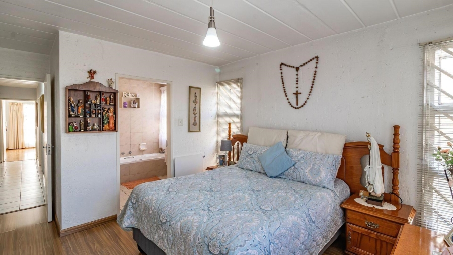 3 Bedroom Property for Sale in Oakdene Gauteng