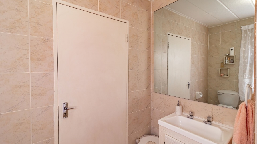 3 Bedroom Property for Sale in Oakdene Gauteng