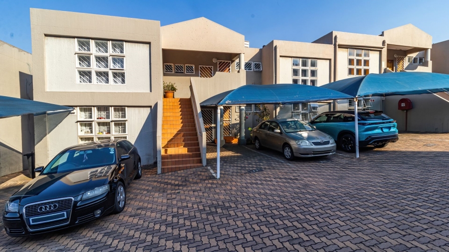 3 Bedroom Property for Sale in Oakdene Gauteng