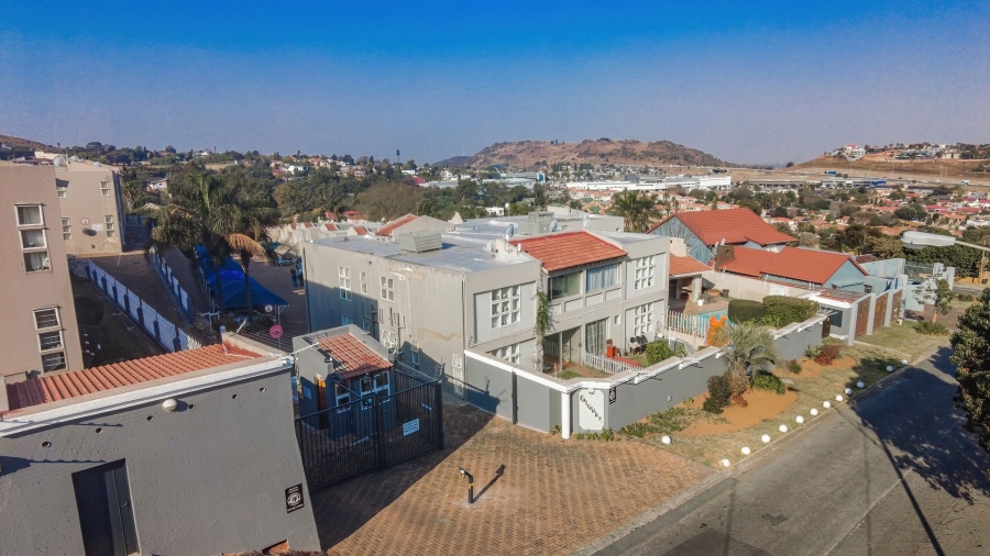 3 Bedroom Property for Sale in Oakdene Gauteng