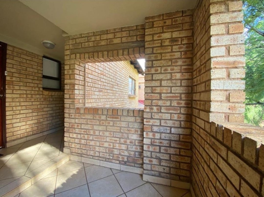 1 Bedroom Property for Sale in Mulbarton Gauteng