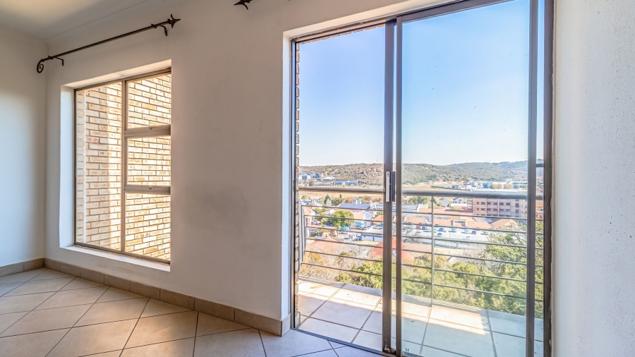 1 Bedroom Property for Sale in Mulbarton Gauteng