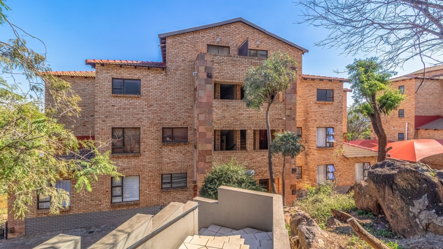 1 Bedroom Property for Sale in Mulbarton Gauteng