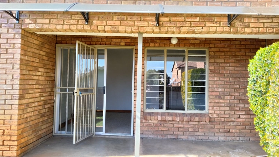 2 Bedroom Property for Sale in Wentworth Park Gauteng