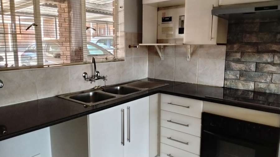 2 Bedroom Property for Sale in Wentworth Park Gauteng