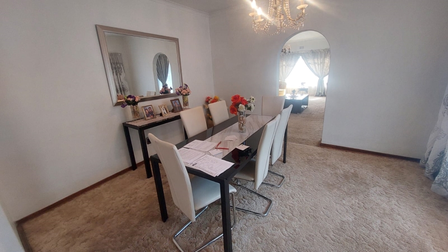 4 Bedroom Property for Sale in Rant En Dal Gauteng