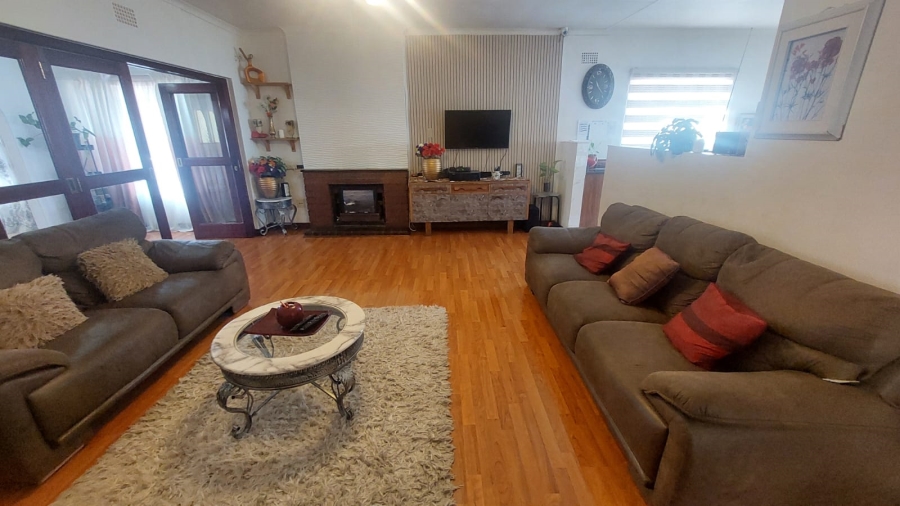 4 Bedroom Property for Sale in Rant En Dal Gauteng