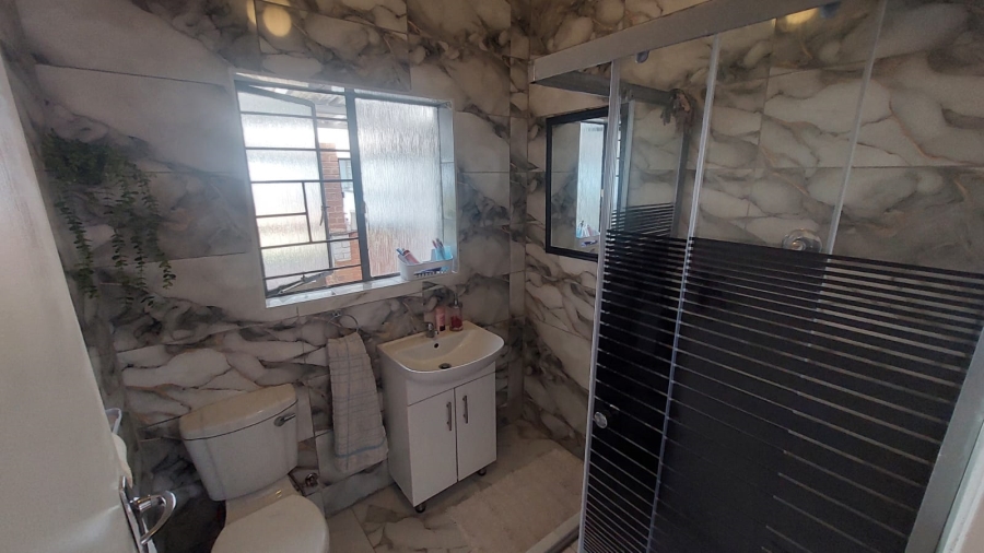 4 Bedroom Property for Sale in Rant En Dal Gauteng