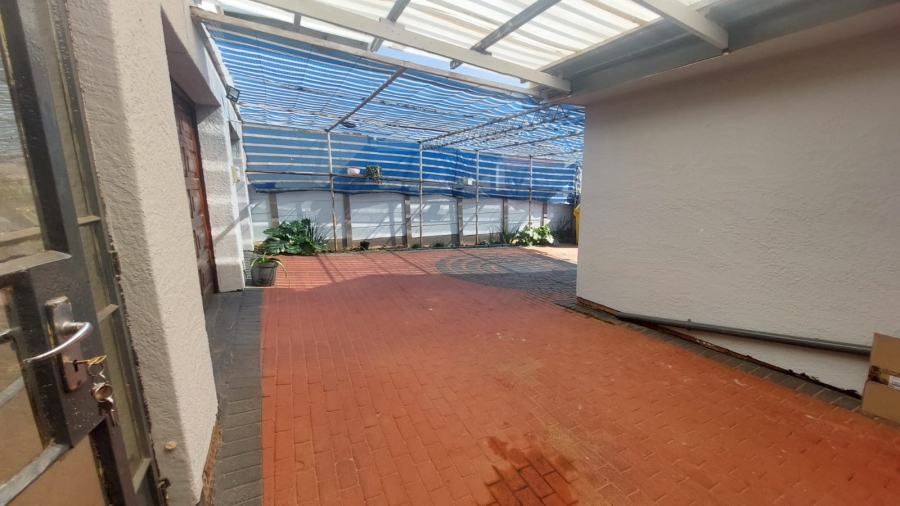4 Bedroom Property for Sale in Rant En Dal Gauteng