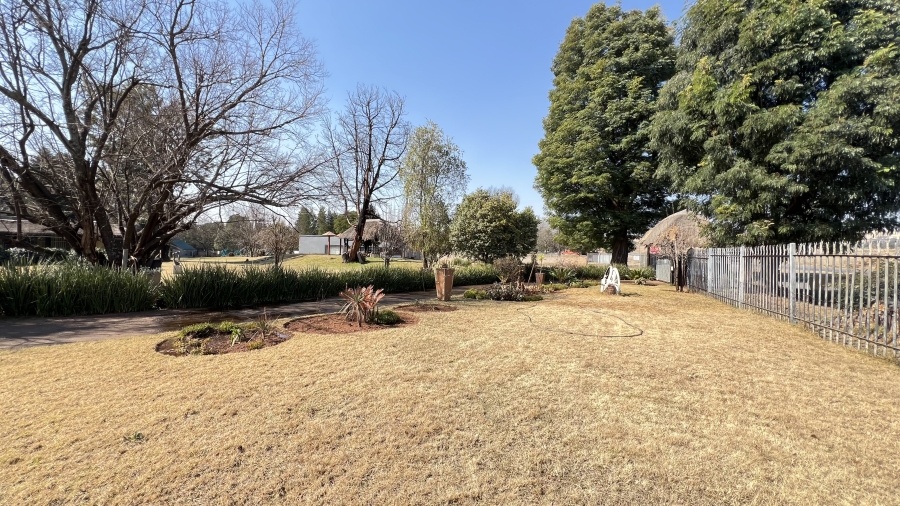 4 Bedroom Property for Sale in Tarlton Gauteng