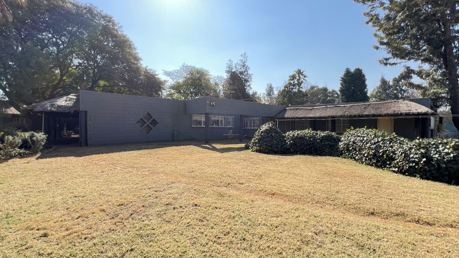 4 Bedroom Property for Sale in Tarlton Gauteng