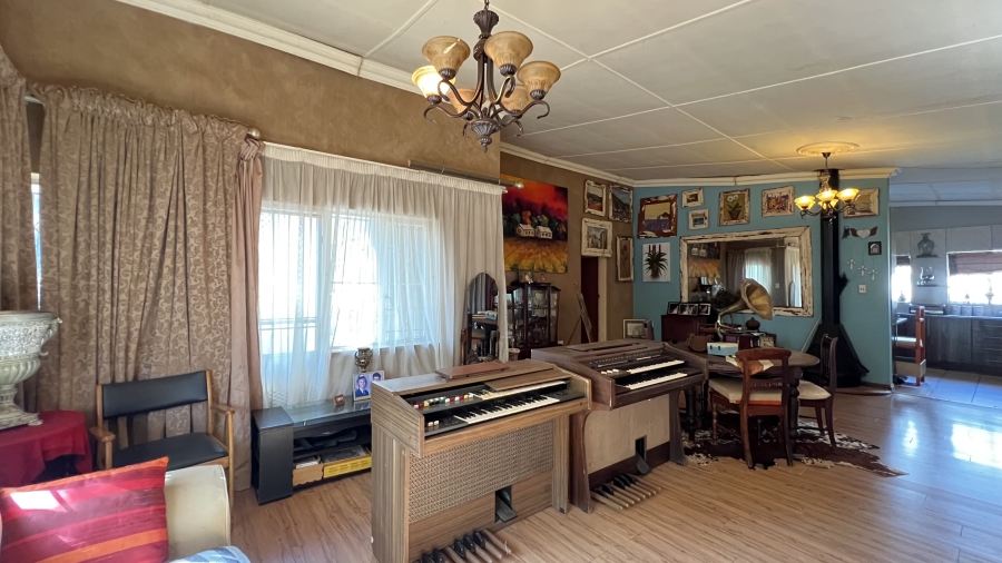 4 Bedroom Property for Sale in Tarlton Gauteng