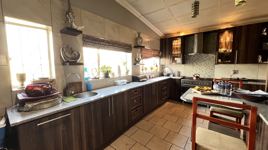 4 Bedroom Property for Sale in Tarlton Gauteng