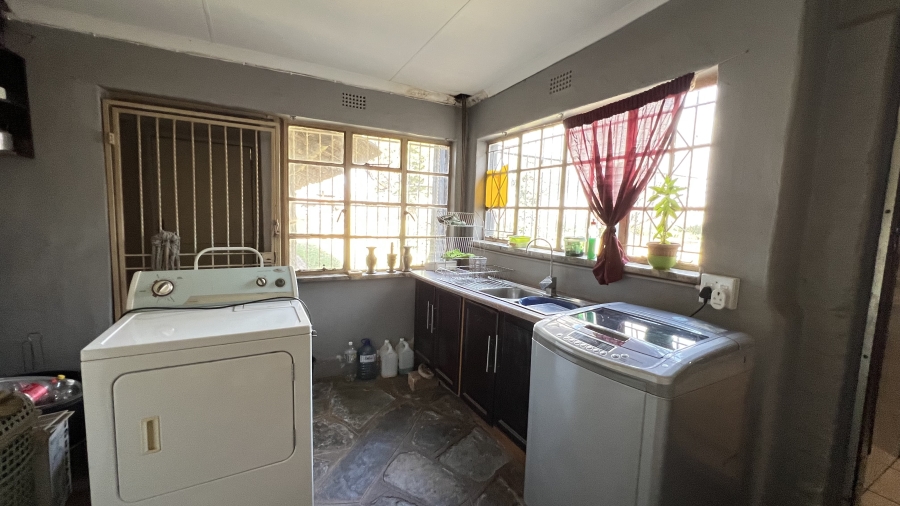 4 Bedroom Property for Sale in Tarlton Gauteng