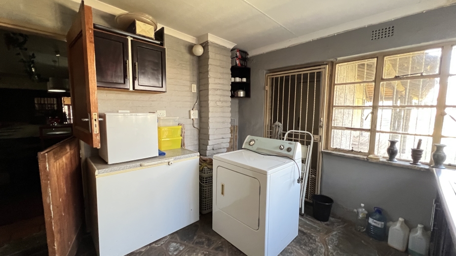 4 Bedroom Property for Sale in Tarlton Gauteng