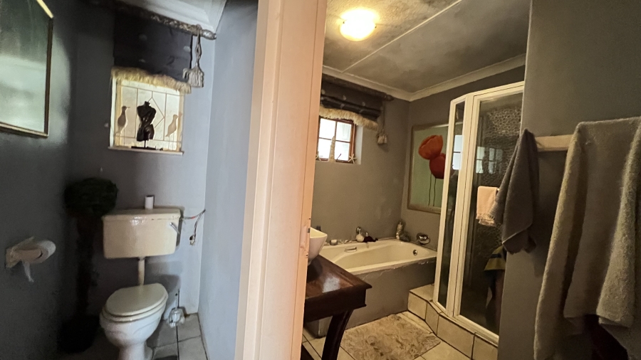 4 Bedroom Property for Sale in Tarlton Gauteng