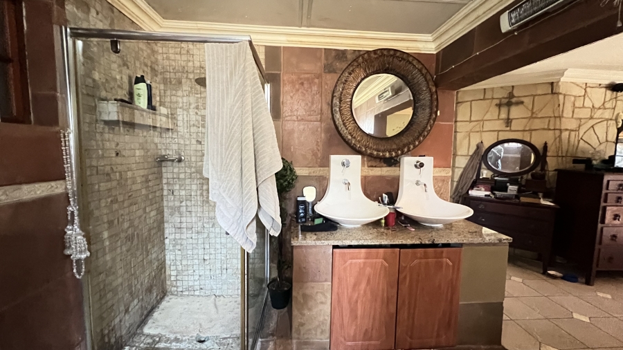 4 Bedroom Property for Sale in Tarlton Gauteng
