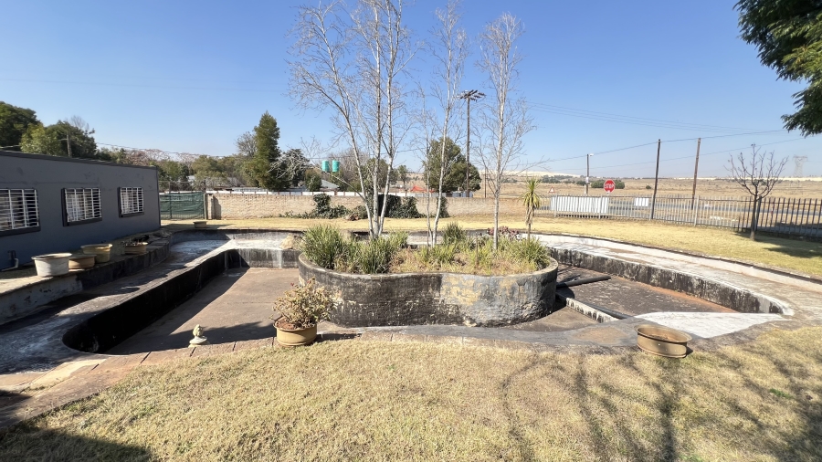 4 Bedroom Property for Sale in Tarlton Gauteng