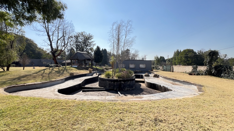 4 Bedroom Property for Sale in Tarlton Gauteng