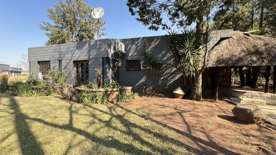 4 Bedroom Property for Sale in Tarlton Gauteng