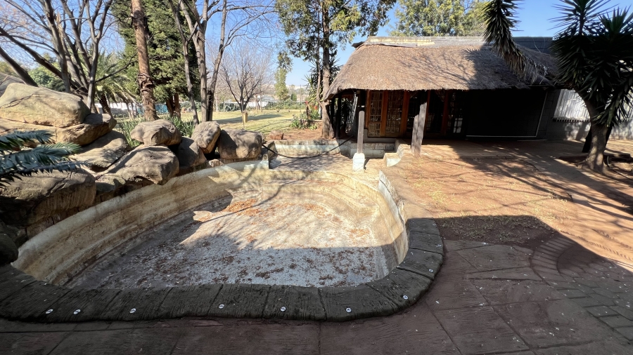 4 Bedroom Property for Sale in Tarlton Gauteng