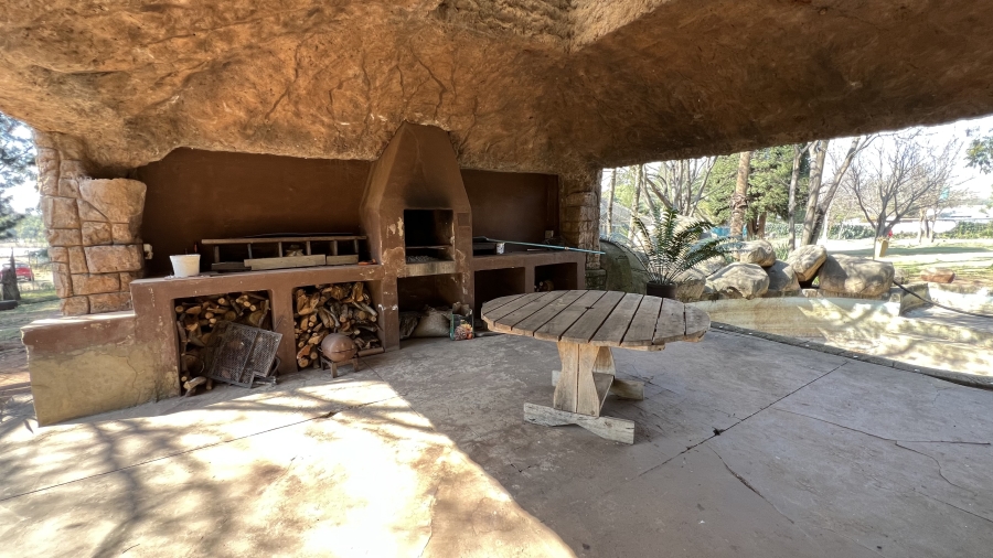 4 Bedroom Property for Sale in Tarlton Gauteng