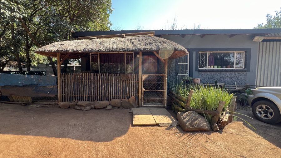 4 Bedroom Property for Sale in Tarlton Gauteng