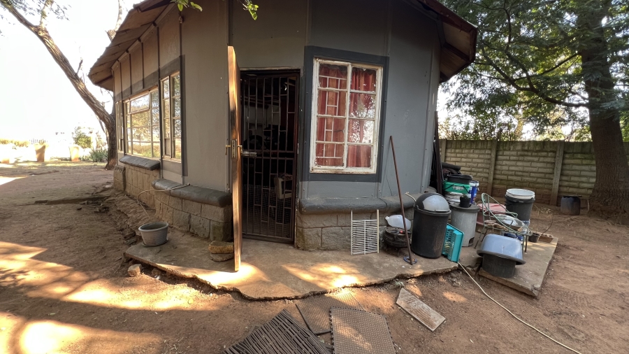 4 Bedroom Property for Sale in Tarlton Gauteng