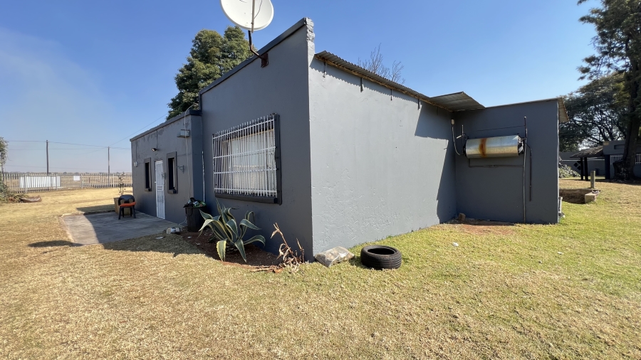 4 Bedroom Property for Sale in Tarlton Gauteng
