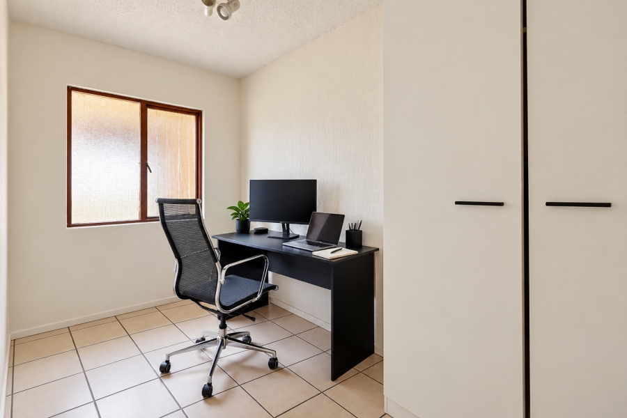 2 Bedroom Property for Sale in Weltevreden Park Gauteng