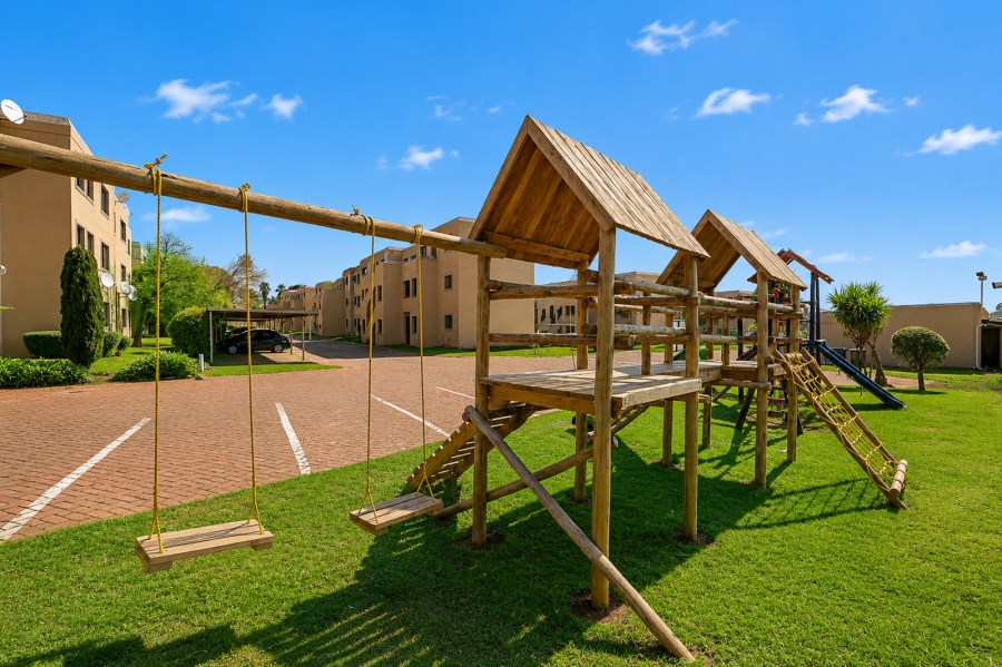 2 Bedroom Property for Sale in Weltevreden Park Gauteng