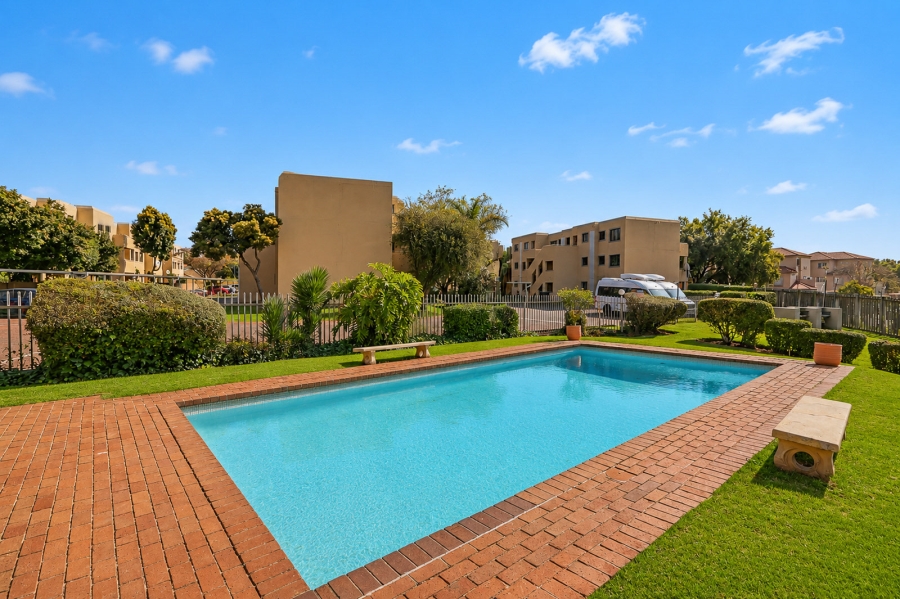 2 Bedroom Property for Sale in Weltevreden Park Gauteng
